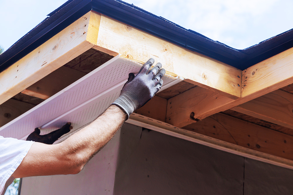 Installing Soffit Board